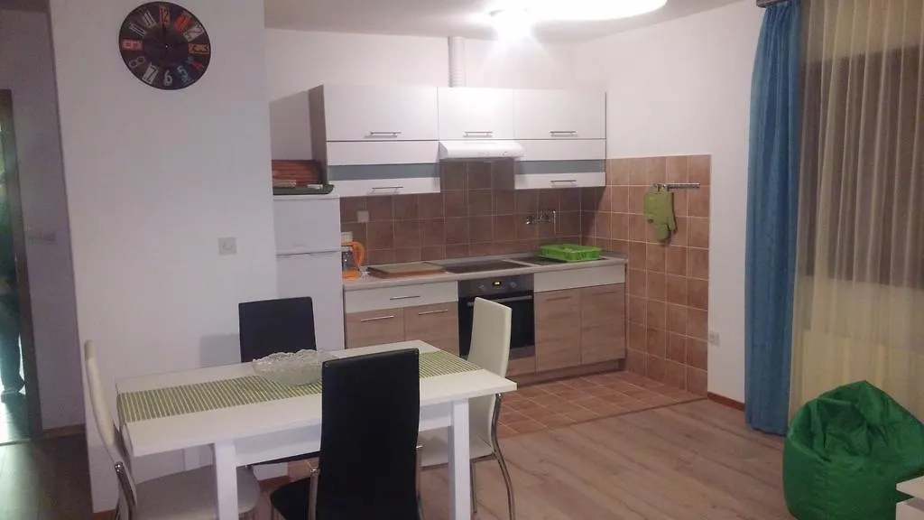 Apartments Maikidan Pomer
