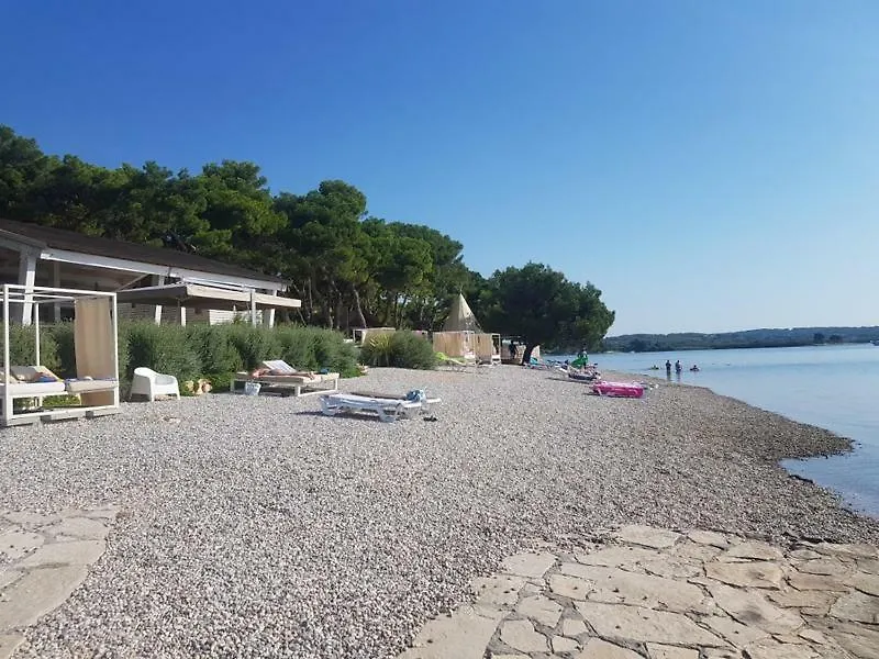 Apartments Maikidan Pomer 0*,  Croazia