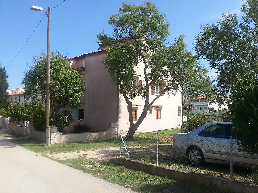 Apartments Maikidan Pomer